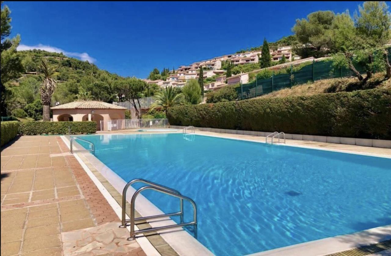 10 A 12 Pers Famille Amateurs Randonnee Boulouris Panorama Saint Raphael Tennis Piscine Partage Exterior photo